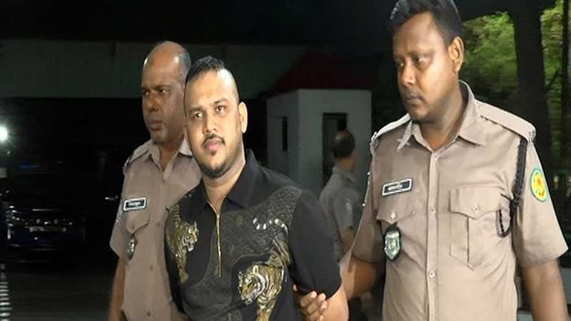 ‘পিচ্চি রাজাকে’ পালাতে সহায়তা: সেই দুই পুলিশ সদস্যসহ ৩ জন রিমান্ডে ‘পিচ্চি রাজাকে’ পালাতে সহায়তা: সেই দুই পুলিশ সদস্যসহ ৩ জন রিমান্ডে