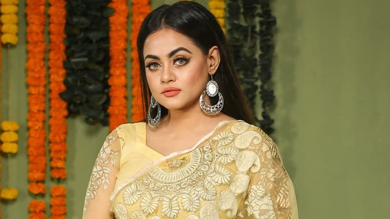 ৩৯ বছরেই না ফেরার দেশে মডেল-অভিনেত্রী তুলনা ৩৯ বছরেই না ফেরার দেশে মডেল-অভিনেত্রী তুলনা