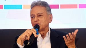 যুক্তরাষ্ট্র থেকে আমদানি বাড়িয়েছি, এখন বাড়তি সহায়তা পাওয়া উচিত: অর্থমন্ত্রী ছবিতে যুক্তরাষ্ট্র থেকে আমদানি বাড়িয়েছি, এখন বাড়তি সহায়তা পাওয়া উচিত: অর্থমন্ত্রী সংক্রান্ত দৃশ্য