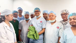 নবজাতকের বিরল টিউমার, অস্ত্রোপচারে সফলতা পেলেন শিশু হাসপাতালের চিকিৎসকরা ছবিতে নবজাতকের বিরল টিউমার, অস্ত্রোপচারে সফলতা পেলেন শিশু হাসপাতালের চিকিৎসকরা সংক্রান্ত দৃশ্য