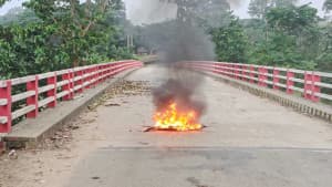 সাজেকে ফের অনির্দিষ্টকালে অবরোধ ছবিতে সাজেকে ফের অনির্দিষ্টকালে অবরোধ সংক্রান্ত দৃশ্য