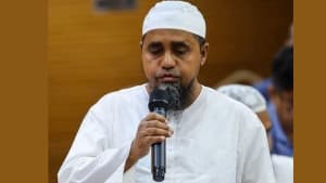 শর্তযুক্ত হেবা নিয়ে মুফতি আব্দুল মালেকের ফতোয়া ছবিতে শর্তযুক্ত হেবা নিয়ে মুফতি আব্দুল মালেকের ফতোয়া সংক্রান্ত দৃশ্য