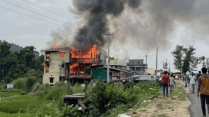 কক্সবাজারে রিসোর্টের আগুনে মৃত্যু বেড়ে ১০ ছবিতে কক্সবাজারে রিসোর্টের আগুনে মৃত্যু বেড়ে ১০ সংক্রান্ত দৃশ্য