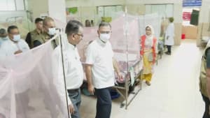 শিশু হাসপাতালে নিজ কক্ষে চিকিৎসকের ধূমপান, বরখাস্তের নির্দেশ প্রধানমন্ত্রীর ছবিতে শিশু হাসপাতালে নিজ কক্ষে চিকিৎসকের ধূমপান, বরখাস্তের নির্দেশ প্রধানমন্ত্রীর সংক্রান্ত দৃশ্য