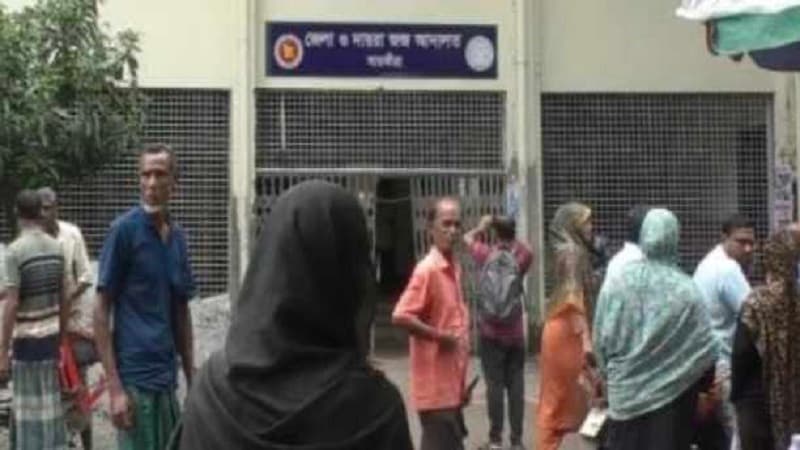 সাতক্ষীরায় স্ত্রী ও মেয়ে হত্যার দায়ে যুবকের মৃত্যুদণ্ড সাতক্ষীরায় স্ত্রী ও মেয়ে হত্যার দায়ে যুবকের মৃত্যুদণ্ড