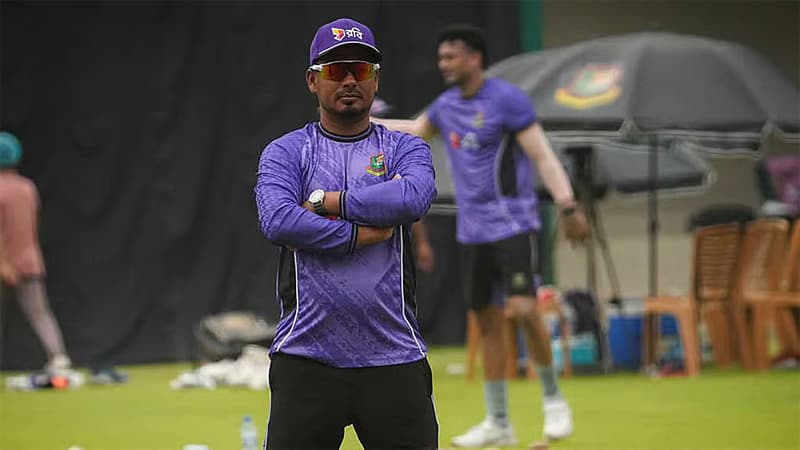 জাতীয় দলের ব্যাটিং কোচের দায়িত্ব ছাড়ছেন আশরাফুল জাতীয় দলের ব্যাটিং কোচের দায়িত্ব ছাড়ছেন আশরাফুল