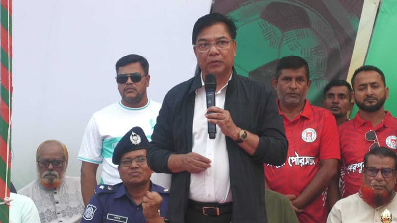 এই সরকার শিক্ষার্থীদের নিয়ে অনেক চিন্তা করে: বিমানমন্ত্রী এই সরকার শিক্ষার্থীদের নিয়ে অনেক চিন্তা করে: বিমানমন্ত্রী