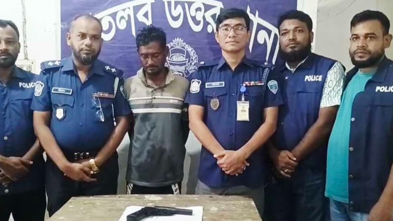 মেঘনার দুর্গমচর থেকে ওয়ান শুটারগানসহ যুবক আটক মেঘনার দুর্গমচর থেকে ওয়ান শুটারগানসহ যুবক আটক