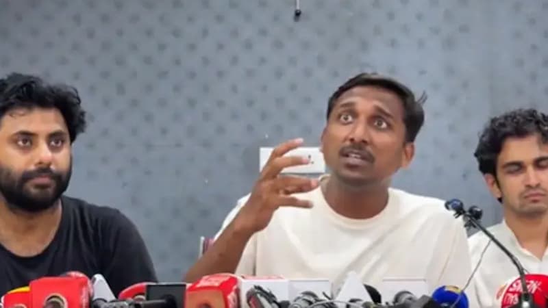 শীর্ষ নেতারা আটক: আজও যন্তর মন্তরে বিক্ষোভের ডাক সিজেপির শীর্ষ নেতারা আটক: আজও যন্তর মন্তরে বিক্ষোভের ডাক সিজেপির