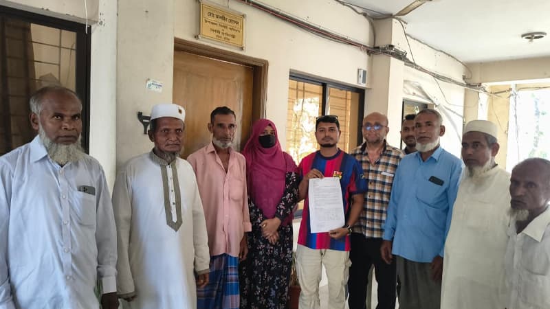 ফসলি জমি রক্ষায় জীবন দেয়ার হুমকি কুমিল্লার ২৪ কৃষক পরিবারের ফসলি জমি রক্ষায় জীবন দেয়ার হুমকি কুমিল্লার ২৪ কৃষক পরিবারের