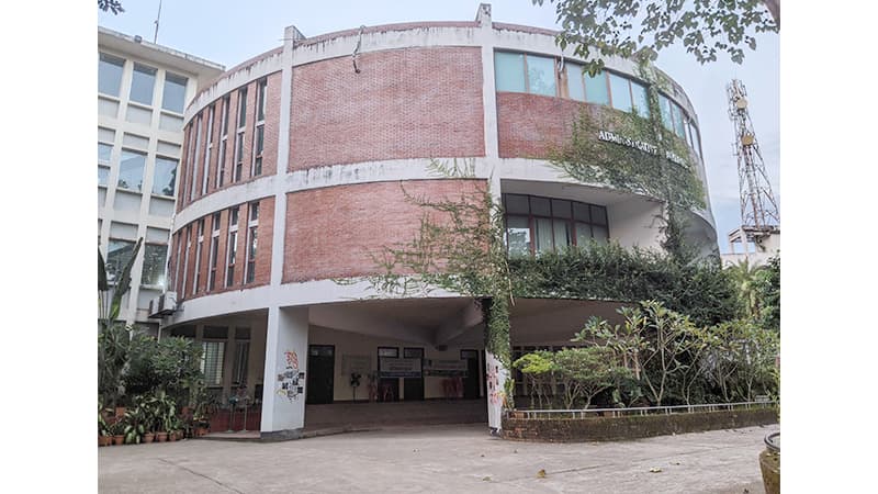 চুয়েটে ক্লাসে ফিরতে চান শিক্ষক-শিক্ষার্থীরা, বহাল ভিসি পুনর্বহালের দাবি চুয়েটে ক্লাসে ফিরতে চান শিক্ষক-শিক্ষার্থীরা, বহাল ভিসি পুনর্বহালের দাবি