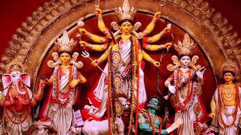 আজ বিজয়া দশমী, মণ্ডপে মণ্ডপে বিদায়ের সুর আজ বিজয়া দশমী, মণ্ডপে মণ্ডপে বিদায়ের সুর