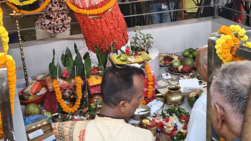 মহাষষ্ঠীতে শুরু পূজার আনুষ্ঠানিকতা, আয়োজনে মুখর মণ্ডপগুলো মহাষষ্ঠীতে শুরু পূজার আনুষ্ঠানিকতা, আয়োজনে মুখর মণ্ডপগুলো