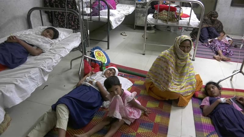 স্কুল ফিডিংয়ের খাবারে শতাধিক শিক্ষার্থী অসুস্থ, নিম্নমানের প্রমাণেও নেই কোনো ব্যবস্থা স্কুল ফিডিংয়ের খাবারে শতাধিক শিক্ষার্থী অসুস্থ, নিম্নমানের প্রমাণেও নেই কোনো ব্যবস্থা
