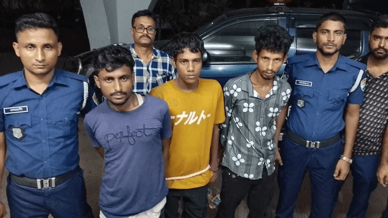 গাজীপুরে পুলিশ ফাঁড়িতে হামলার ঘটনায় মামলা, গ্রেফতার ৩ গাজীপুরে পুলিশ ফাঁড়িতে হামলার ঘটনায় মামলা, গ্রেফতার ৩