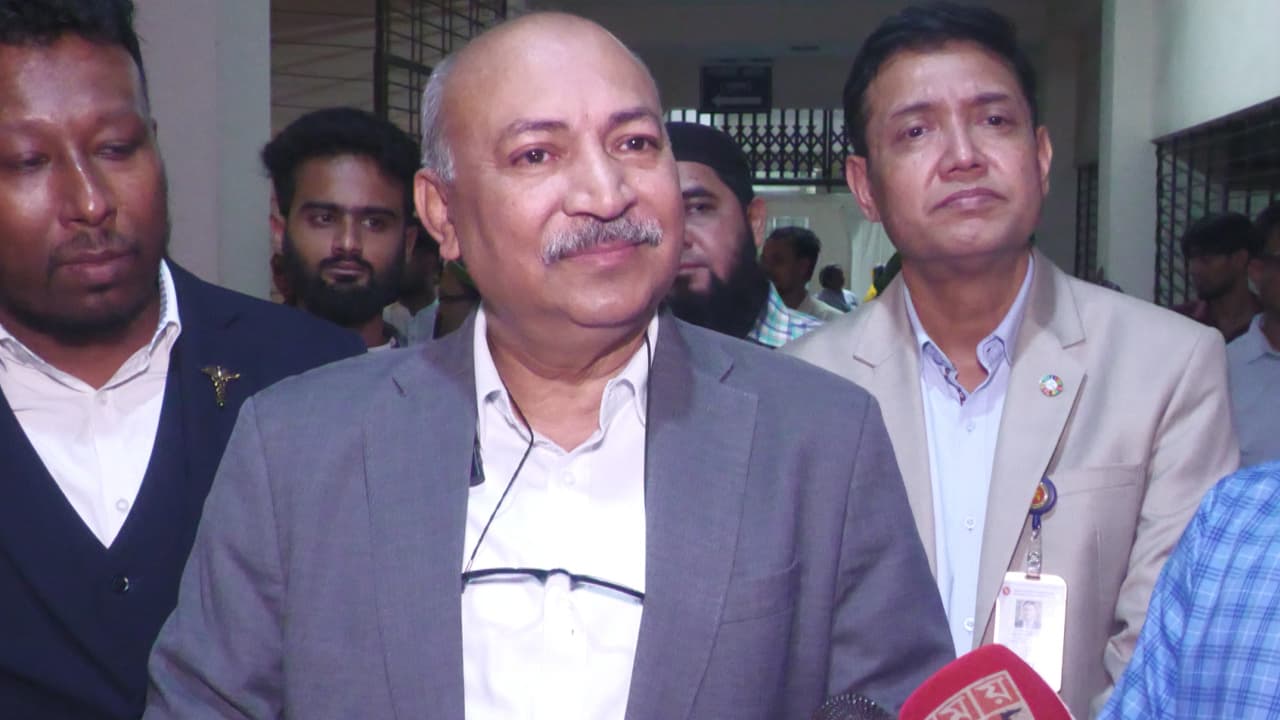 ডেঙ্গু মোকাবিলায় সবাইকে এগিয়ে আসার আহ্বান স্বাস্থ্য ডিজির ডেঙ্গু মোকাবিলায় সবাইকে এগিয়ে আসার আহ্বান স্বাস্থ্য ডিজির