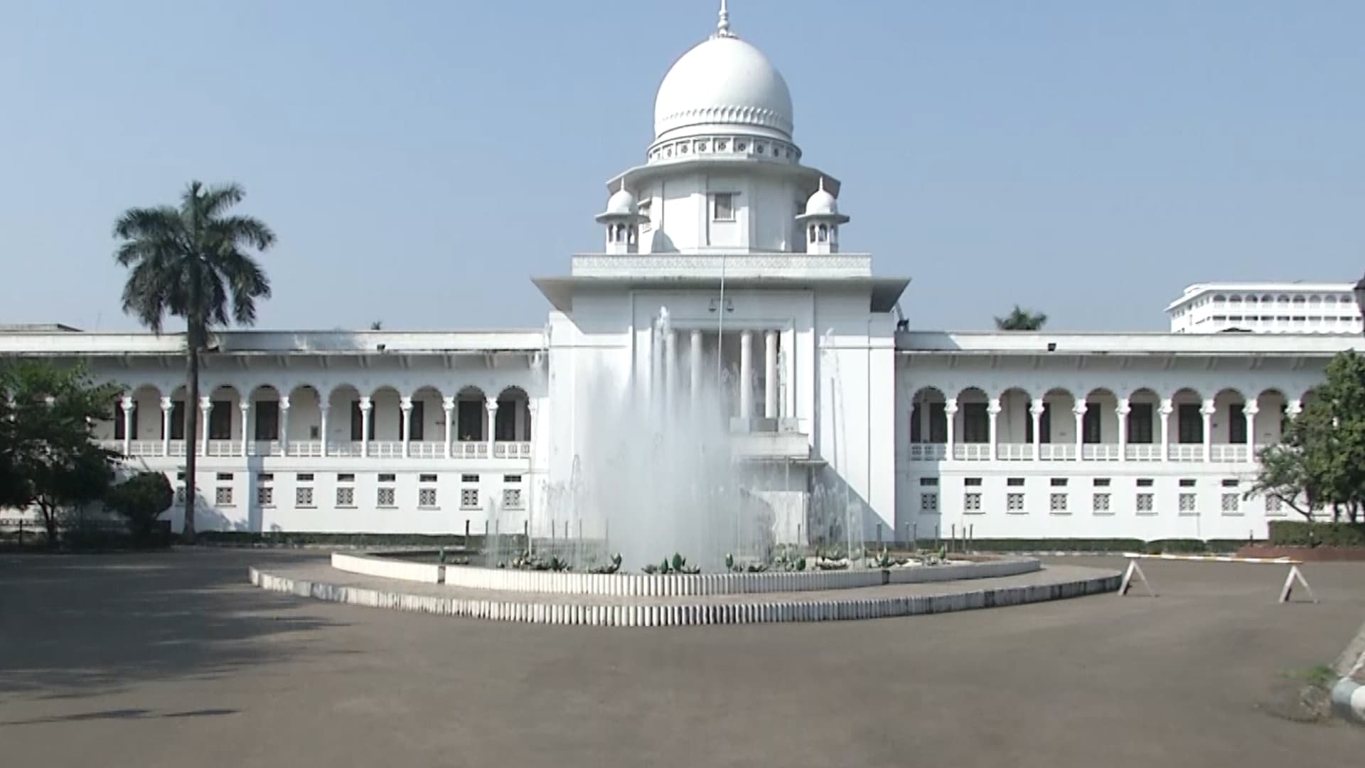 বিয়ের শর্ত ছাড়া কেবল ব্যবসার প্রয়োজনে স্ত্রীর কাছে টাকা চাইলে তা যৌতুক নয়: হাইকোর্ট বিয়ের শর্ত ছাড়া কেবল ব্যবসার প্রয়োজনে স্ত্রীর কাছে টাকা চাইলে তা যৌতুক নয়: হাইকোর্ট