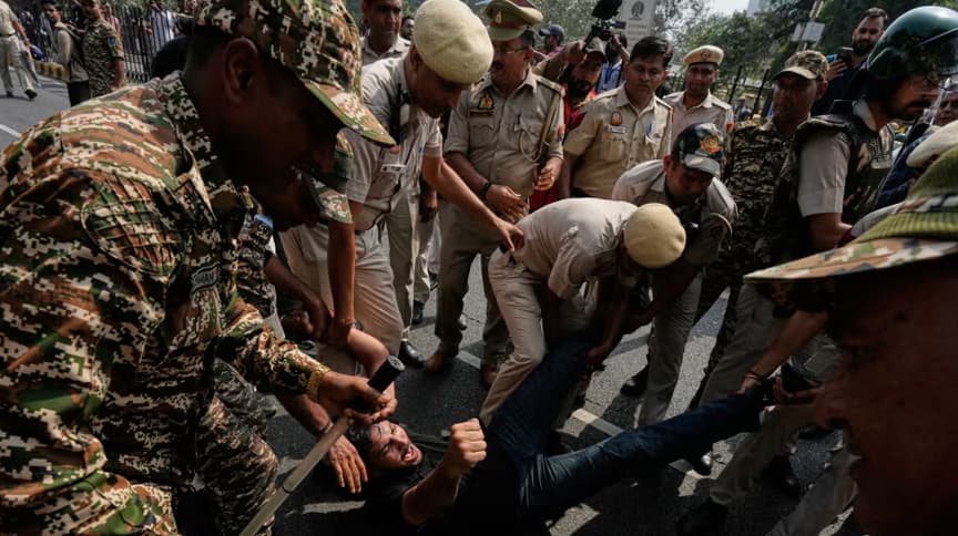 ভারতে গণহারে বিক্ষোভকারী আটকের ঘটনায় হিউম্যান রাইটস ওয়াচের নিন্দা ভারতে গণহারে বিক্ষোভকারী আটকের ঘটনায় হিউম্যান রাইটস ওয়াচের নিন্দা