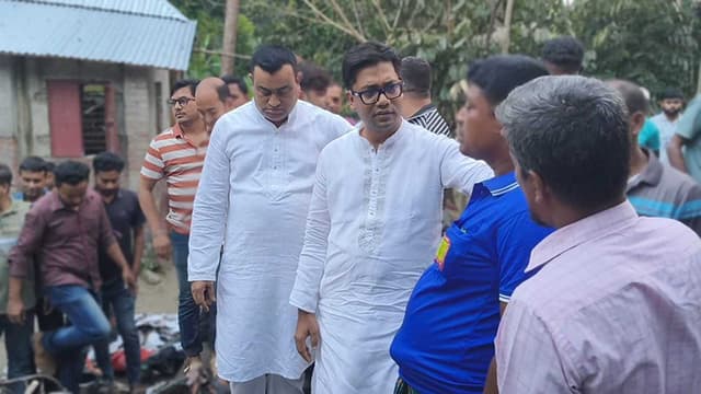মাগুরায় অগ্নিকাণ্ডে ক্ষতিগ্রস্ত পরিবারের পাশে যুবদল নেতা নয়ন মাগুরায় অগ্নিকাণ্ডে ক্ষতিগ্রস্ত পরিবারের পাশে যুবদল নেতা নয়ন