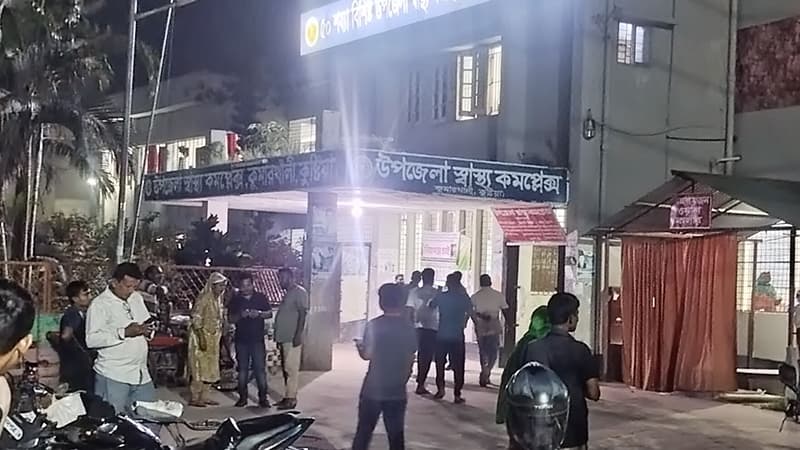 কুষ্টিয়ায় পাগলা কুকুরের কামড়ে হাসপাতালে ৩৩ জন কুষ্টিয়ায় পাগলা কুকুরের কামড়ে হাসপাতালে ৩৩ জন