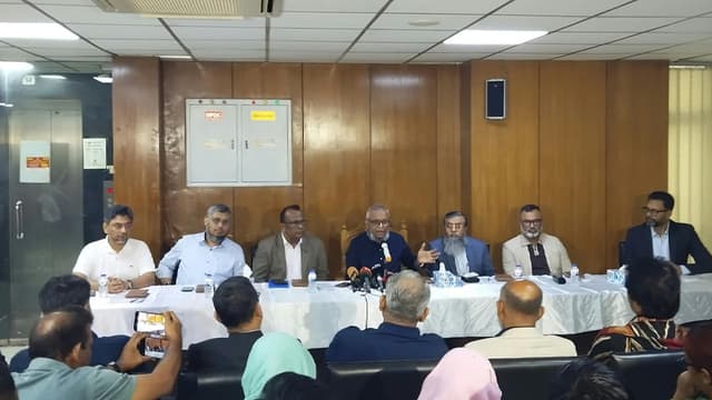 শ্রমখাতে অস্থিতিশীল পরিস্থিতি তৈরির অপচেষ্টা চলছে: মন্ত্রী শ্রমখাতে অস্থিতিশীল পরিস্থিতি তৈরির অপচেষ্টা চলছে: মন্ত্রী