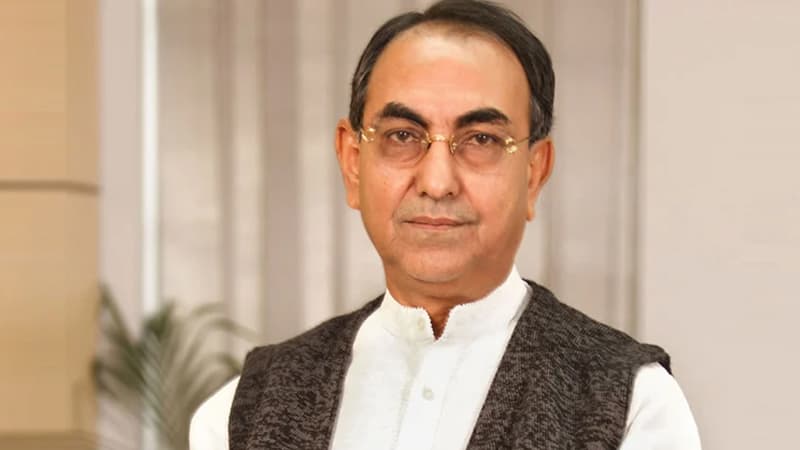 চিকিৎসা শেষে দেশে ফিরলেন মির্জা আব্বাস চিকিৎসা শেষে দেশে ফিরলেন মির্জা আব্বাস