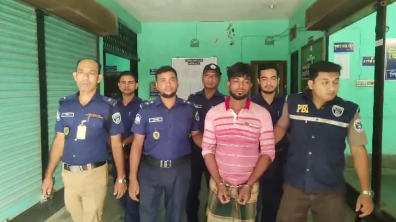 ইজিবাইক চালককে হত্যার পর চার বছর পলাতক, গুপ্তচর লাগিয়ে মূলহোতাকে ধরল পিবিআই ইজিবাইক চালককে হত্যার পর চার বছর পলাতক, গুপ্তচর লাগিয়ে মূলহোতাকে ধরল পিবিআই