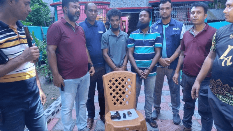 পিরোজপুরে একের পর এক অস্ত্র উদ্ধার, বাড়ছে আতঙ্ক পিরোজপুরে একের পর এক অস্ত্র উদ্ধার, বাড়ছে আতঙ্ক
