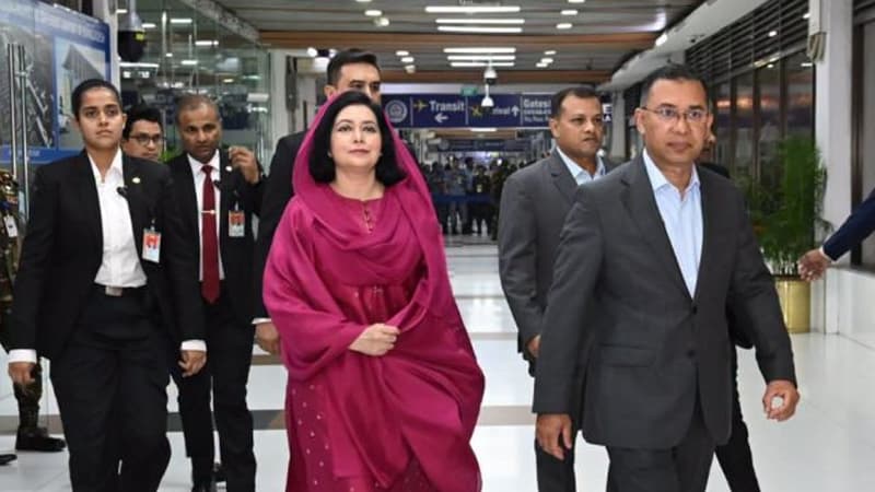 ঢাকার পথে প্রধানমন্ত্রী তারেক রহমান ঢাকার পথে প্রধানমন্ত্রী তারেক রহমান