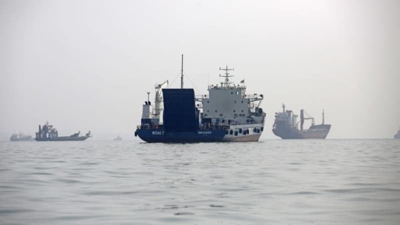কাতারের উত্তর উপকূলে জাহাজে হামলা, বহু হতাহত কাতারের উত্তর উপকূলে জাহাজে হামলা, বহু হতাহত