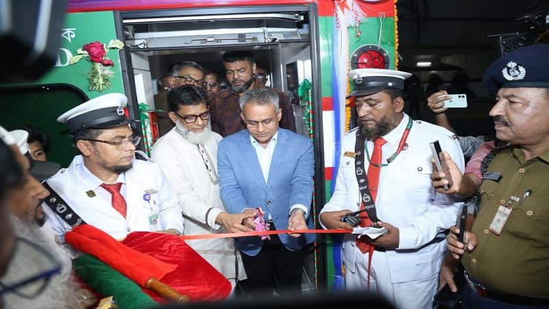 ঢাকা-কক্সবাজার ট্রেনের ভাড়া ৬৮৫ টাকা নির্ধারণ ঢাকা-কক্সবাজার ট্রেনের ভাড়া ৬৮৫ টাকা নির্ধারণ
