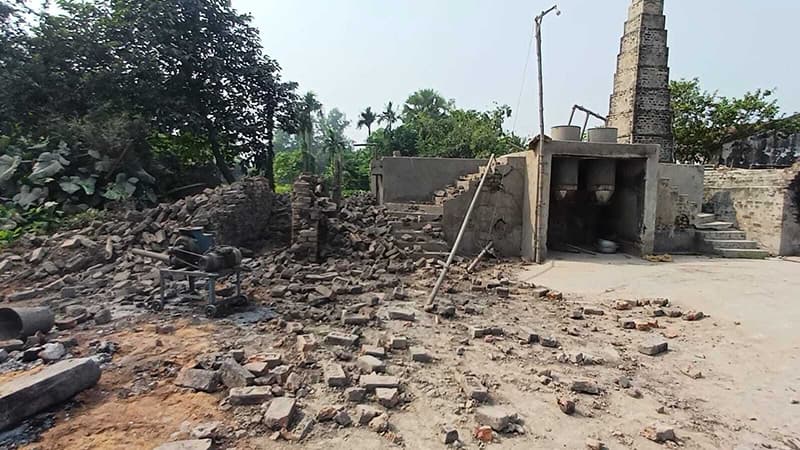 নওগাঁয় চালকলে বয়লার বিস্ফোরণে শ্রমিক নিহত নওগাঁয় চালকলে বয়লার বিস্ফোরণে শ্রমিক নিহত