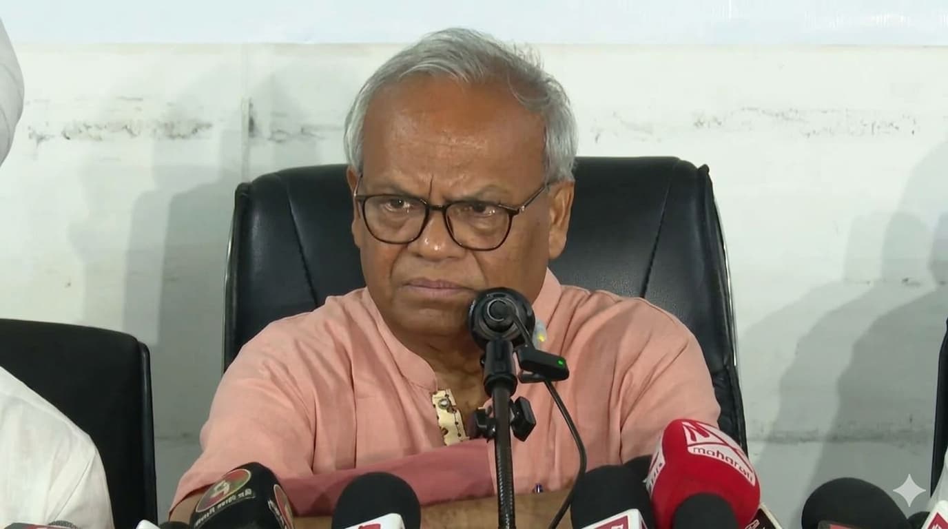 পুলিশ ভ্যান থেকে শীর্ষ সন্ত্রাসী পালায় কীভাবে, প্রশ্ন রিজভীর পুলিশ ভ্যান থেকে শীর্ষ সন্ত্রাসী পালায় কীভাবে, প্রশ্ন রিজভীর