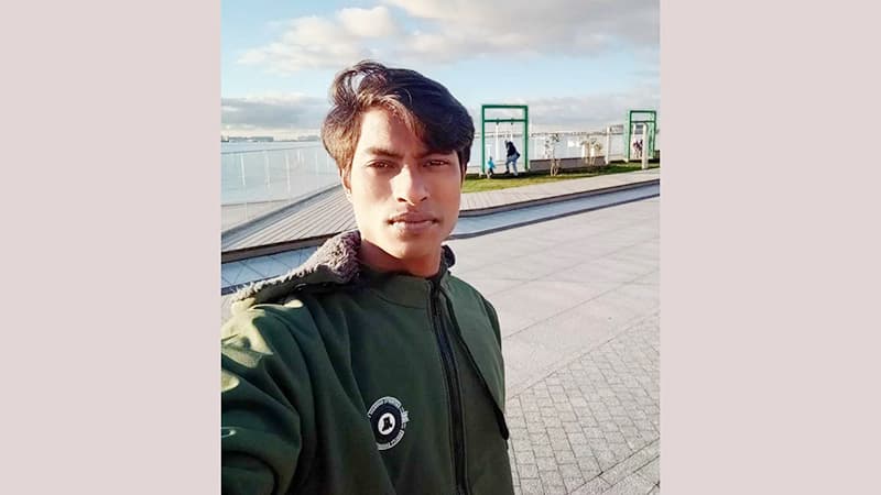 পাঁচ মাস পর রাশিয়া থেকে এলো সহযোদ্ধার ফোন, জানালেন ‘সাগর আর নেই’ পাঁচ মাস পর রাশিয়া থেকে এলো সহযোদ্ধার ফোন, জানালেন ‘সাগর আর নেই’