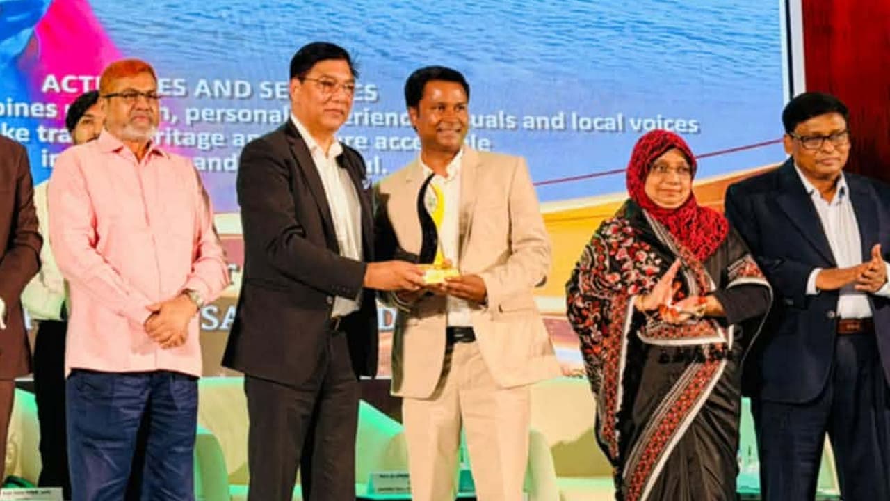 বর্ষসেরা ট্যুরিজম কনটেন্ট ক্রিয়েটর সালাহউদ্দীন সুমন বর্ষসেরা ট্যুরিজম কনটেন্ট ক্রিয়েটর সালাহউদ্দীন সুমন