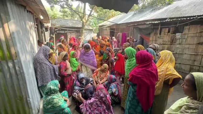 উল্লাপাড়ায় যুবককে কুপিয়ে হত্যা, বন্ধু আটক উল্লাপাড়ায় যুবককে কুপিয়ে হত্যা, বন্ধু আটক