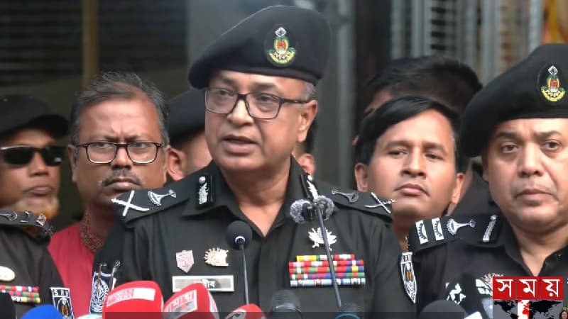 সাইবার জগতে সাম্প্রদায়িক উসকানির সুযোগ নেই: এসআরবি মহাপরিচালক সাইবার জগতে সাম্প্রদায়িক উসকানির সুযোগ নেই: এসআরবি মহাপরিচালক