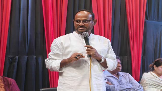 দেশের স্বার্থে কোনো ছাড় নয়: টুকু দেশের স্বার্থে কোনো ছাড় নয়: টুকু