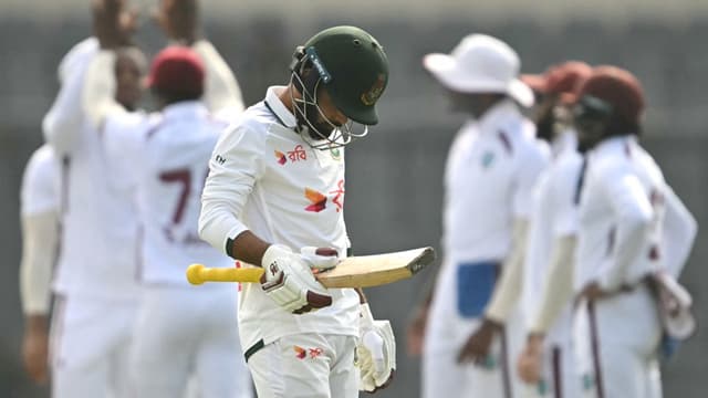 এক সেশনে ৭ উইকেট হারিয়ে ২৭২ রানেই গুটিয়ে গেল বাংলাদেশ এক সেশনে ৭ উইকেট হারিয়ে ২৭২ রানেই গুটিয়ে গেল বাংলাদেশ