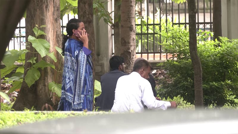 সিম কর প্রত্যাহারের পর তরঙ্গ নবায়নেও ছাড়, বিটিআরসির প্রস্তাবে রাজস্ব হারাবে ২৮০০ কোটি টাকা সিম কর প্রত্যাহারের পর তরঙ্গ নবায়নেও ছাড়, বিটিআরসির প্রস্তাবে রাজস্ব হারাবে ২৮০০ কোটি টাকা