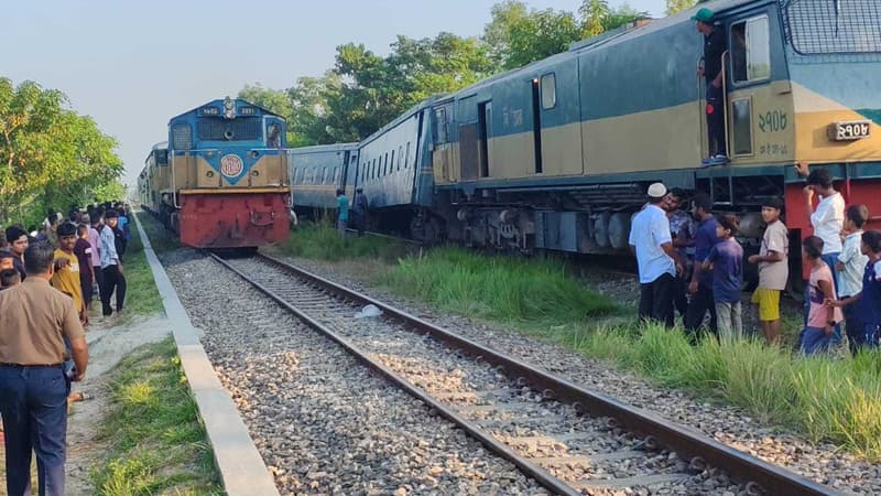 রেললাইনের মেরামত চললেও জানতেন না চালক-স্টেশন মাস্টার, তদন্তে কমিটি রেললাইনের মেরামত চললেও জানতেন না চালক-স্টেশন মাস্টার, তদন্তে কমিটি
