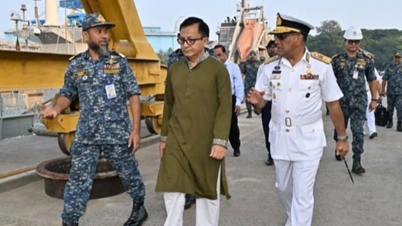 চট্টগ্রাম ড্রাই ডক পরিদর্শনে বাণিজ্যমন্ত্রী চট্টগ্রাম ড্রাই ডক পরিদর্শনে বাণিজ্যমন্ত্রী