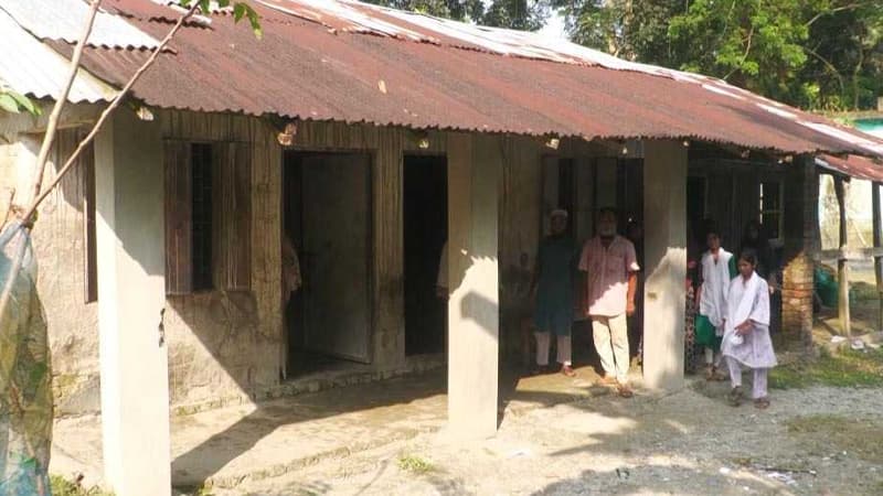 রাজাপুরে একাধিক প্রাথমিক বিদ্যালয় ঝুঁকিপূর্ণ রাজাপুরে একাধিক প্রাথমিক বিদ্যালয় ঝুঁকিপূর্ণ