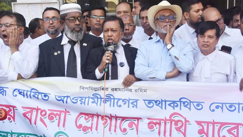 আইভীর বাড়ির ইট খুলে নেয়ার হুঁশিয়ারি বিএনপি নেতার আইভীর বাড়ির ইট খুলে নেয়ার হুঁশিয়ারি বিএনপি নেতার