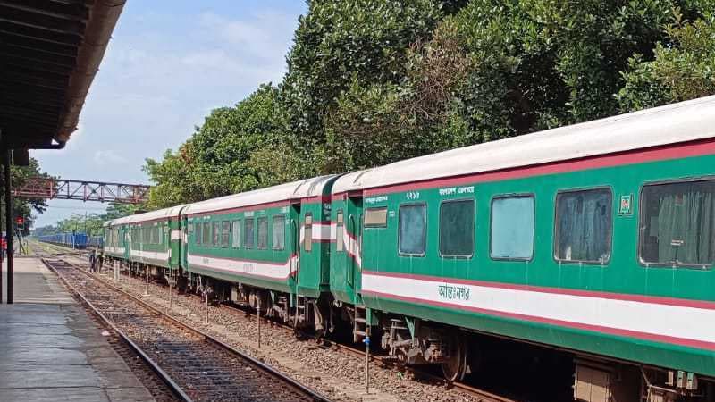 ভারত থেকে ১৮টি ব্রডগেজ রেলকোচ আসছে শুক্রবার ভারত থেকে ১৮টি ব্রডগেজ রেলকোচ আসছে শুক্রবার