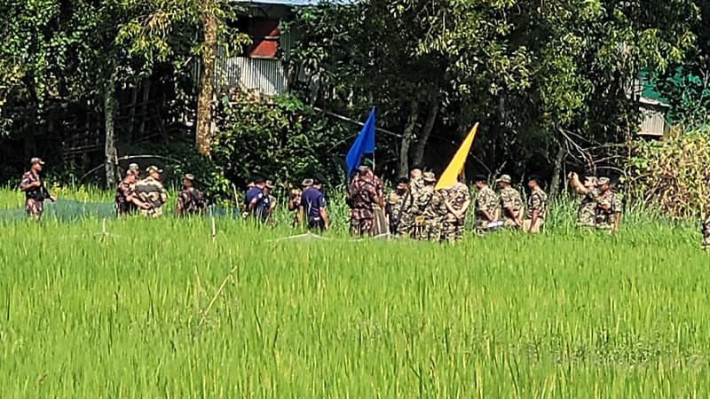 বিএসএফের হাত থেকে ১৫ ঘণ্টা পর ফিরলেন কুমিল্লার দুই পুলিশ সদস্য, যোগ দিয়েছেন কাজে বিএসএফের হাত থেকে ১৫ ঘণ্টা পর ফিরলেন কুমিল্লার দুই পুলিশ সদস্য, যোগ দিয়েছেন কাজে