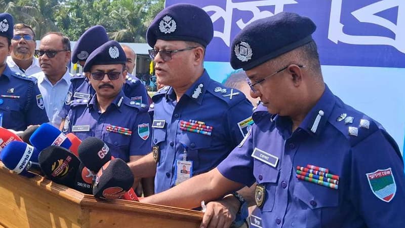 দুই মাসে মাদক সংশ্লিষ্টতায় ২৭ পুলিশ সদস্যকে জেলে পাঠিয়েছি: আইজিপি দুই মাসে মাদক সংশ্লিষ্টতায় ২৭ পুলিশ সদস্যকে জেলে পাঠিয়েছি: আইজিপি